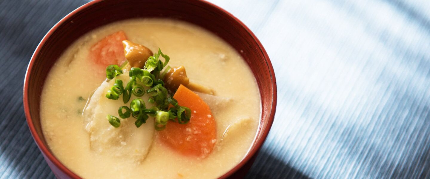 1日に必要な食物繊維の約1/3がとれる！ぽかぽか酒粕汁