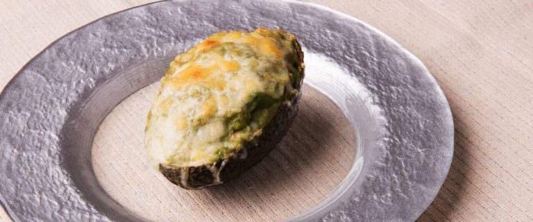 混ぜるだけ◎簡単！アボカドグラタン