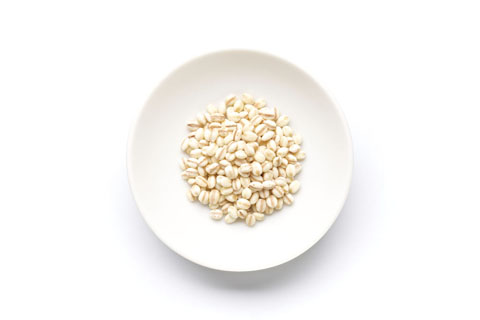 話題の食材「もち麦」で、しっかり食べてお腹すっきり