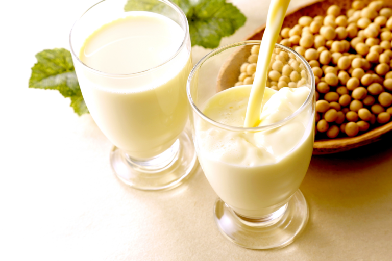 豆乳で便秘解消？豆乳の“腸”効果的な飲み方をうんち栄養士が解説