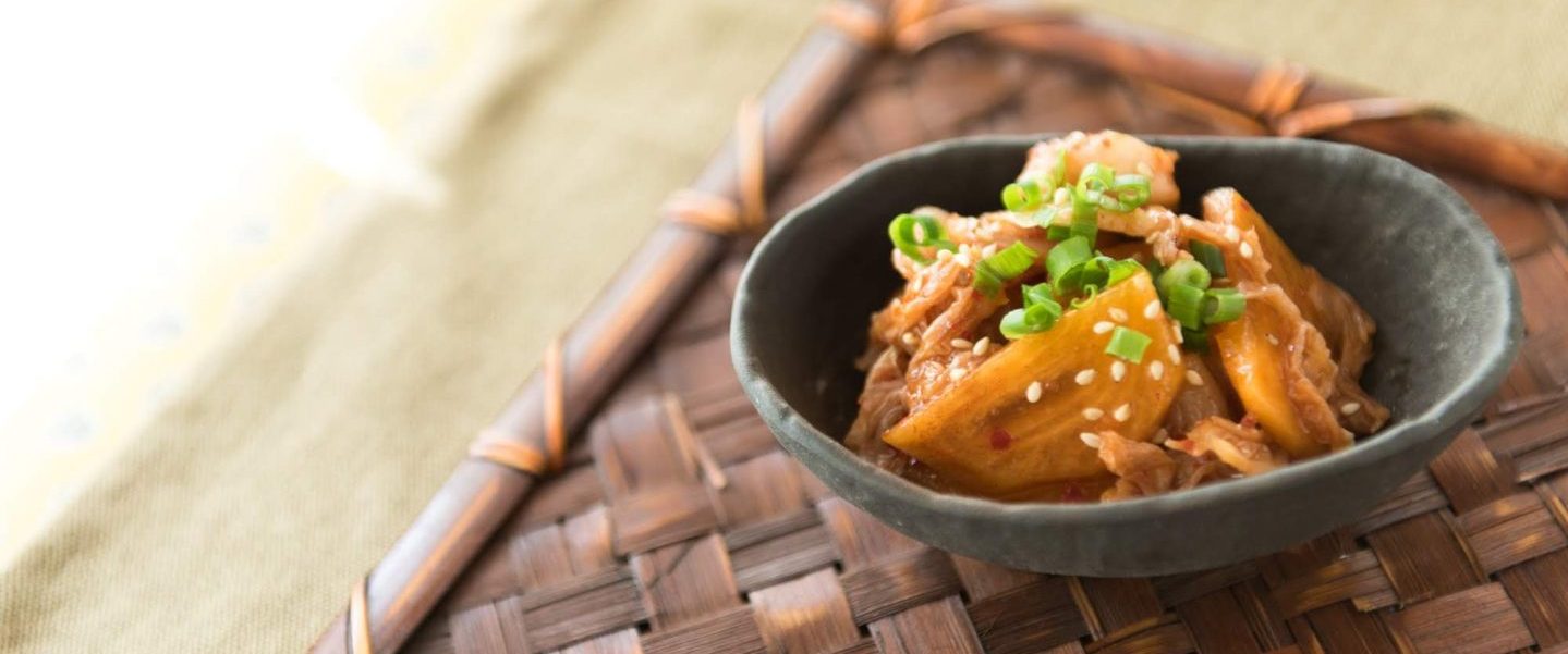 ピリ辛！柿とキムチのサラダ♪