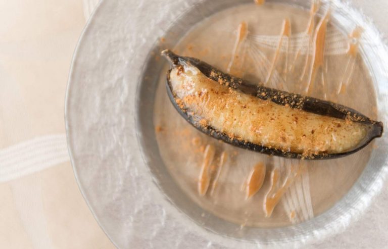 オーブンで焼くだけ簡単！バナナの腸活スイーツ♪