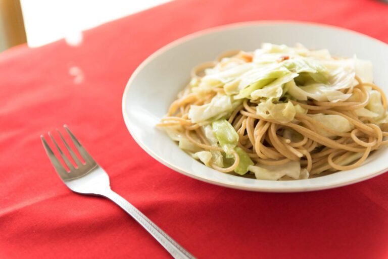 全粒粉パスタで“腸”嬉しい！春キャベツのペペロンチーノ♪