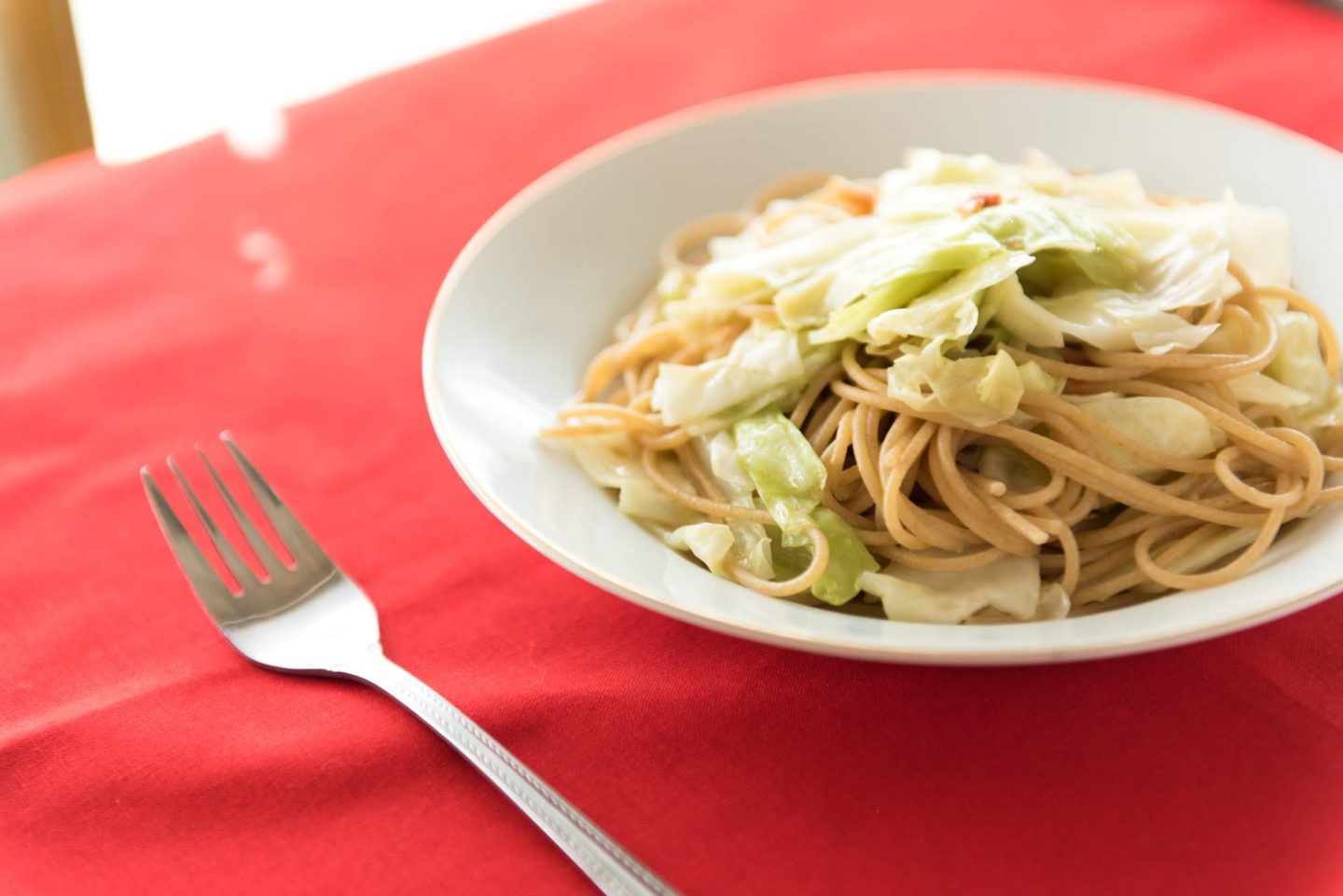 全粒粉パスタで“腸”嬉しい！春キャベツのペペロンチーノ♪