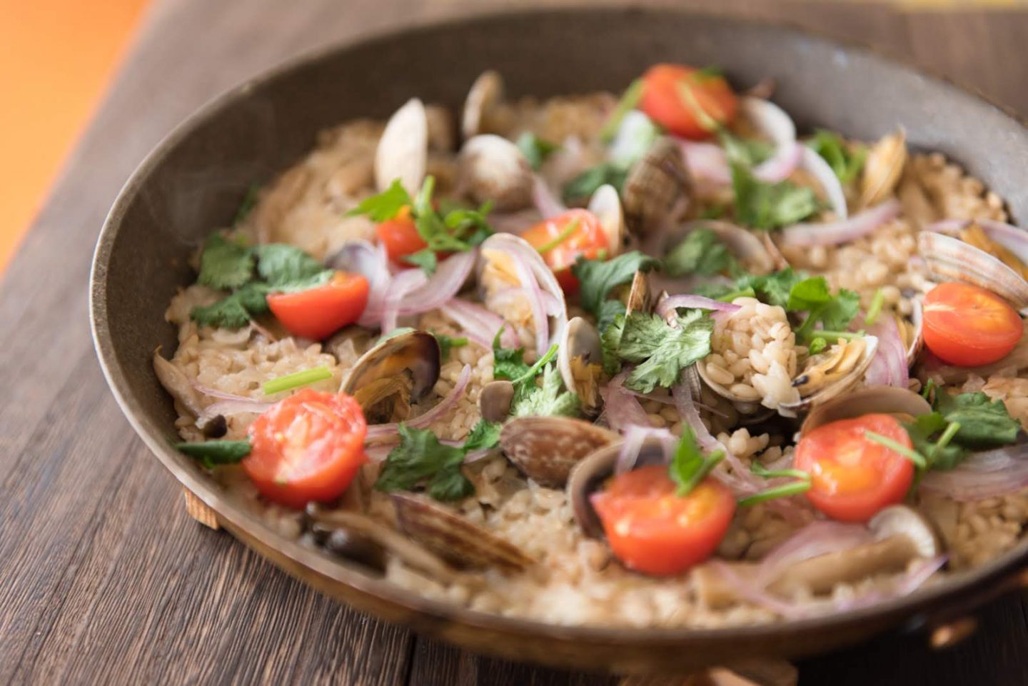 フライパンで“腸”簡単◎繊維たっぷり！もち麦100%パエリア