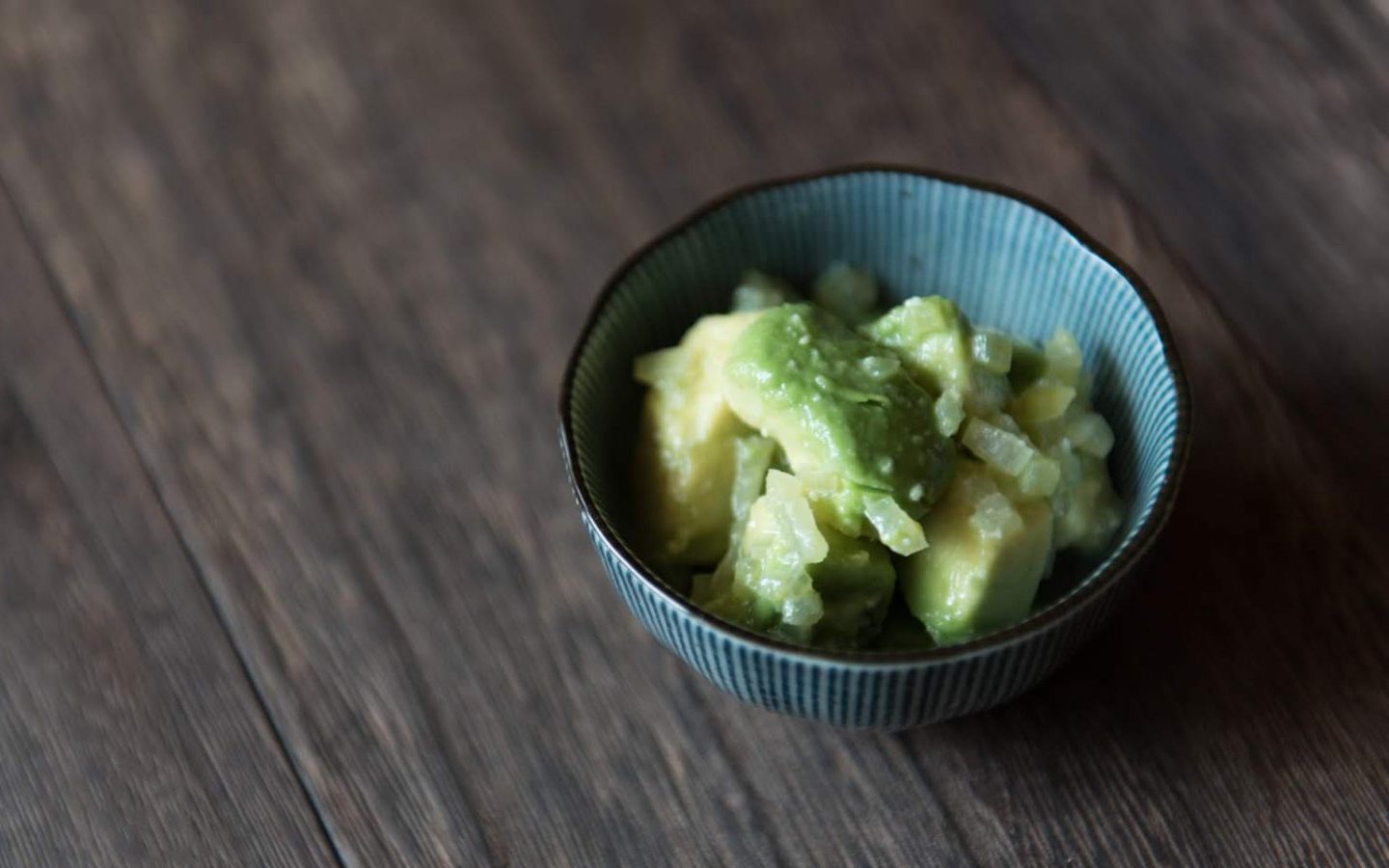 “水溶性”のセンイを補給できる！アボカドとらっきょうの塩麹あえ♪