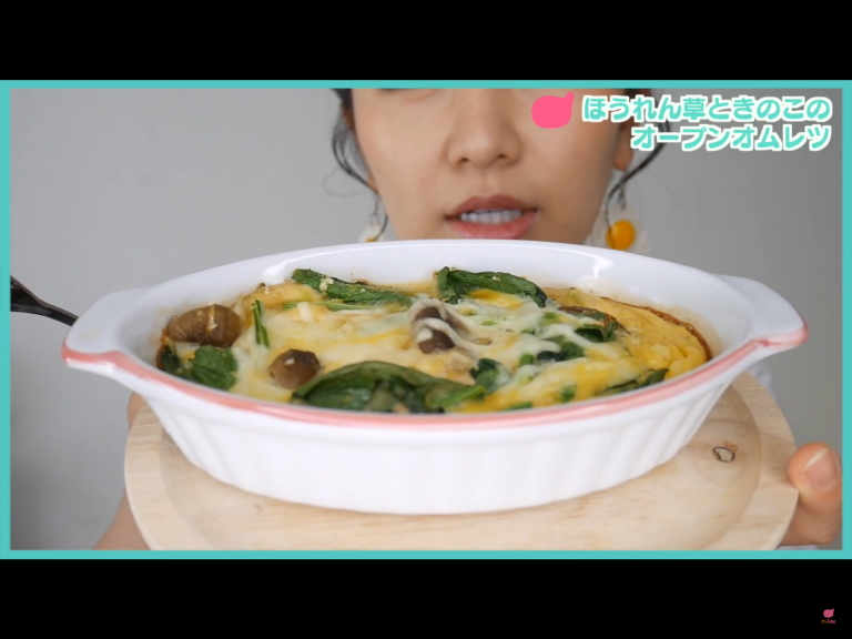 ほうれん草ときのこのオープンオムレツ